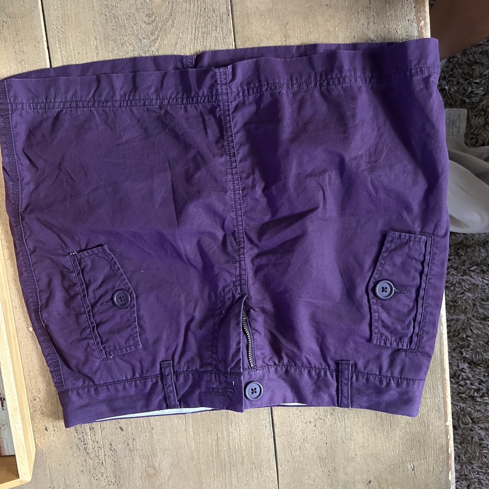 Gap skirt